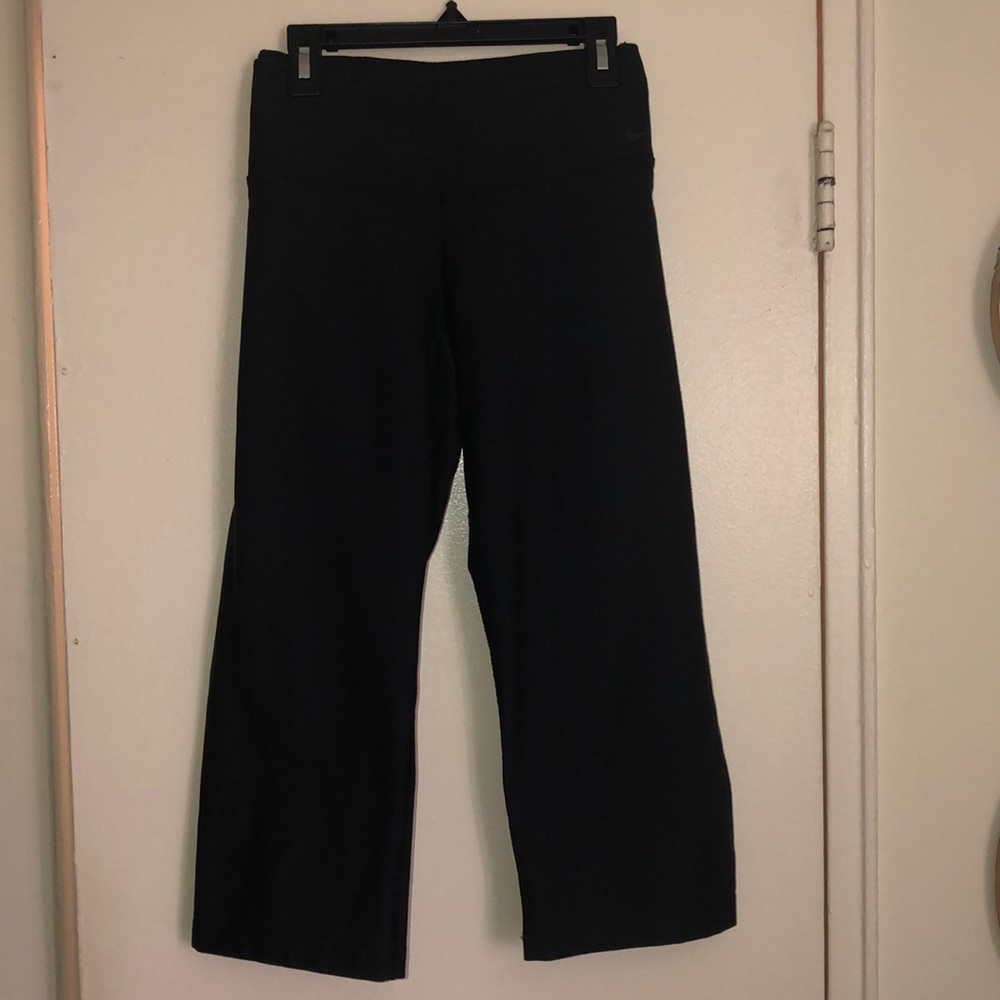 Nike Dri-Fit wide legged cropped pants